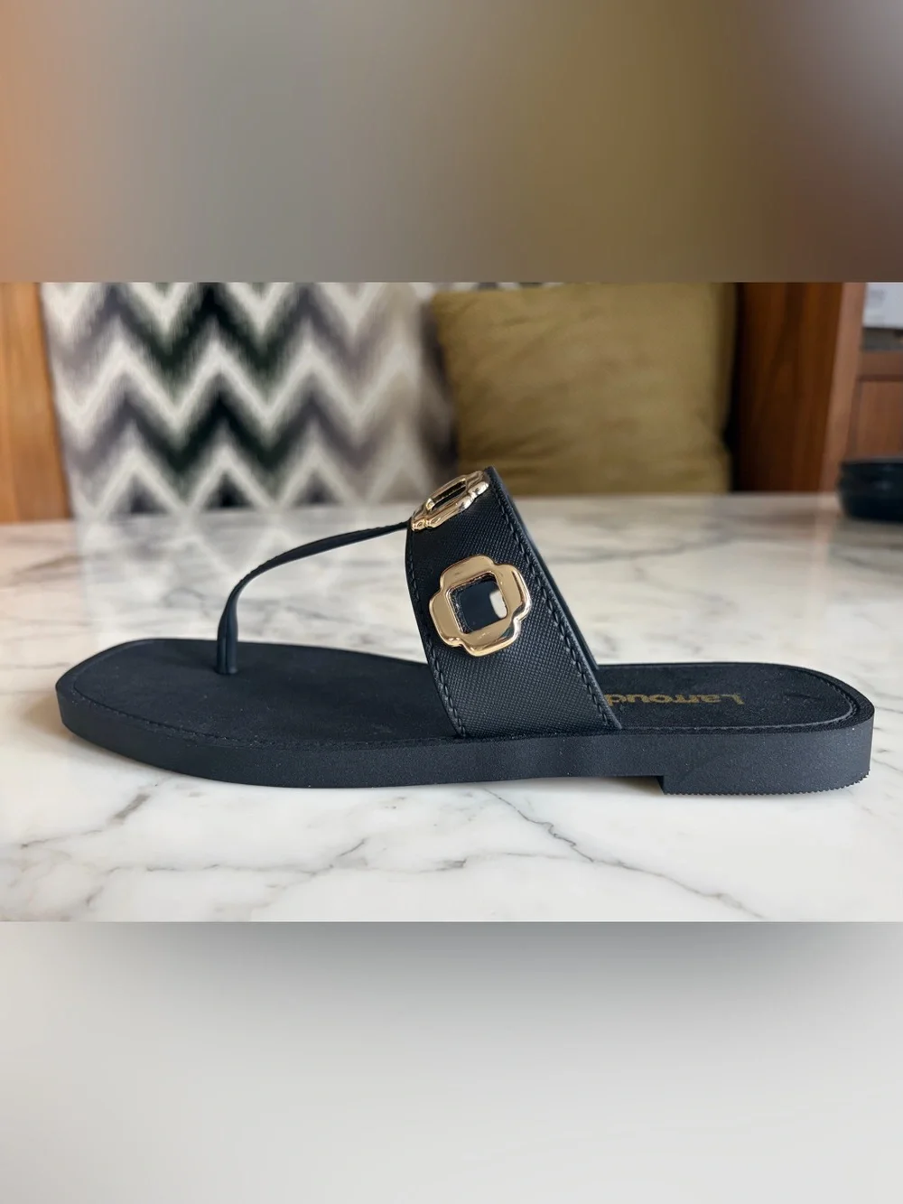 EUC LARROUDE Milan Grommet Synthetic Thong Flip Flop Sandal 37/38 6/7 Black/Gold